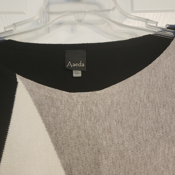 Amelia Women's Colorblock Sweater - Black, Gray, and White - Picture 6 of 9